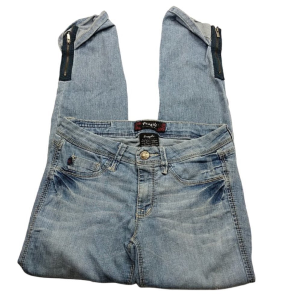 Fragile Blue Jeans Skinny Leg Jeans Size 5 Light Wash Distressed